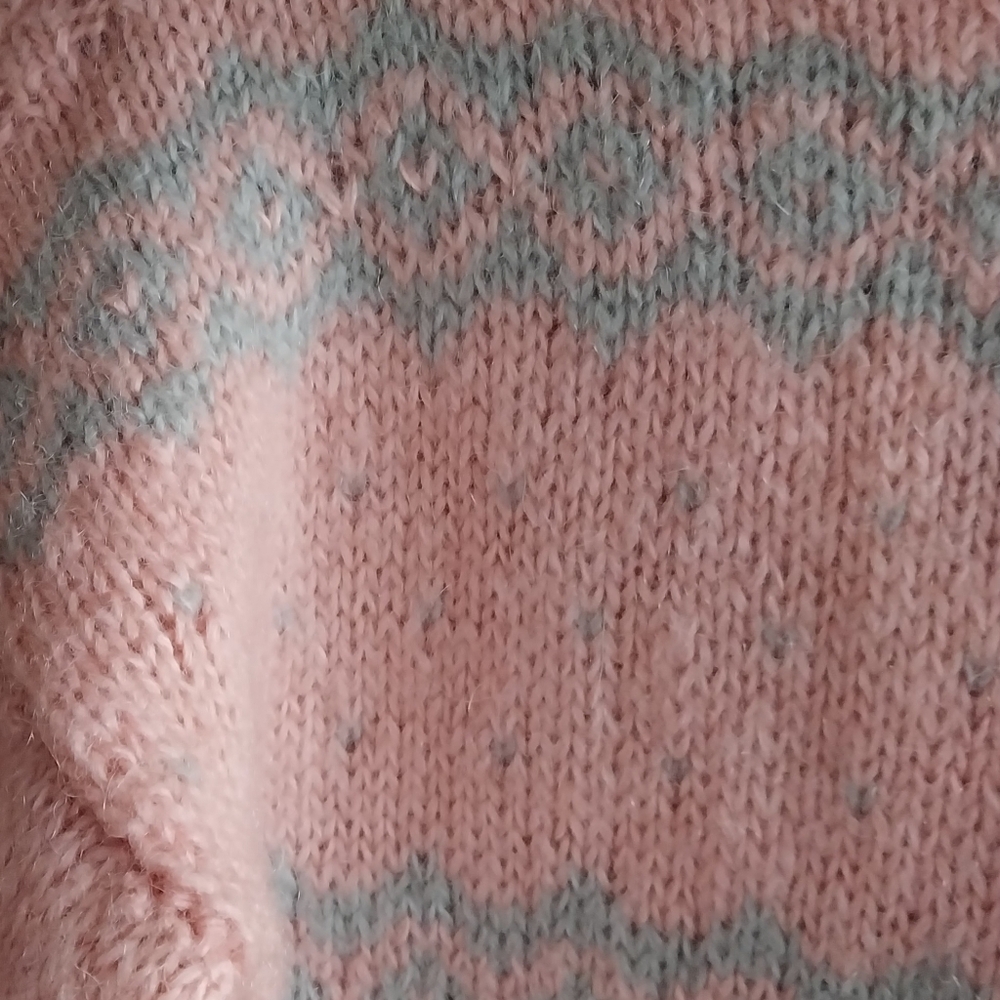 Vintage Hand Knit Lambswool Pink & Gray Fair Isle Boat Neck Long Sleeve Sweater - Picture 6 of 6